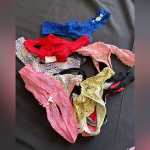 Victoria's Secret panties bundle 😣 size Xs